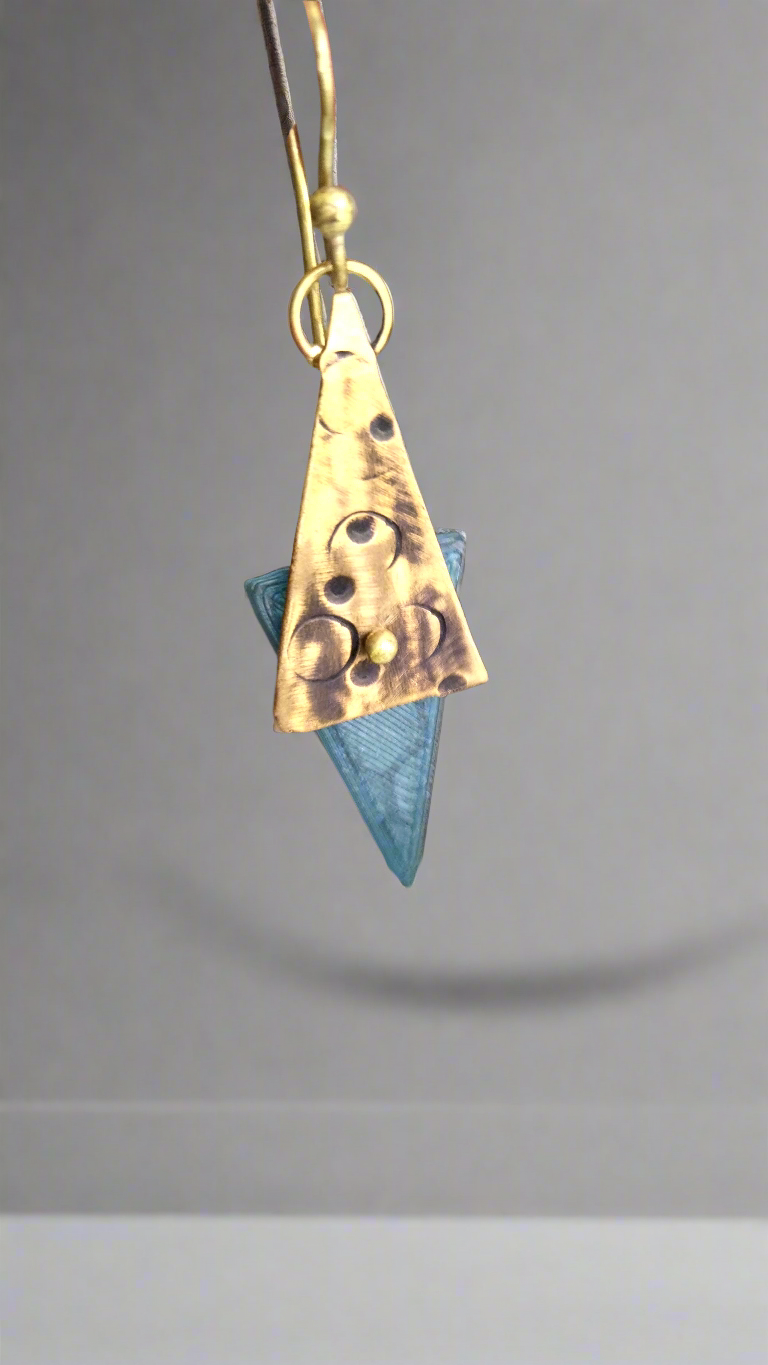 A metà blu